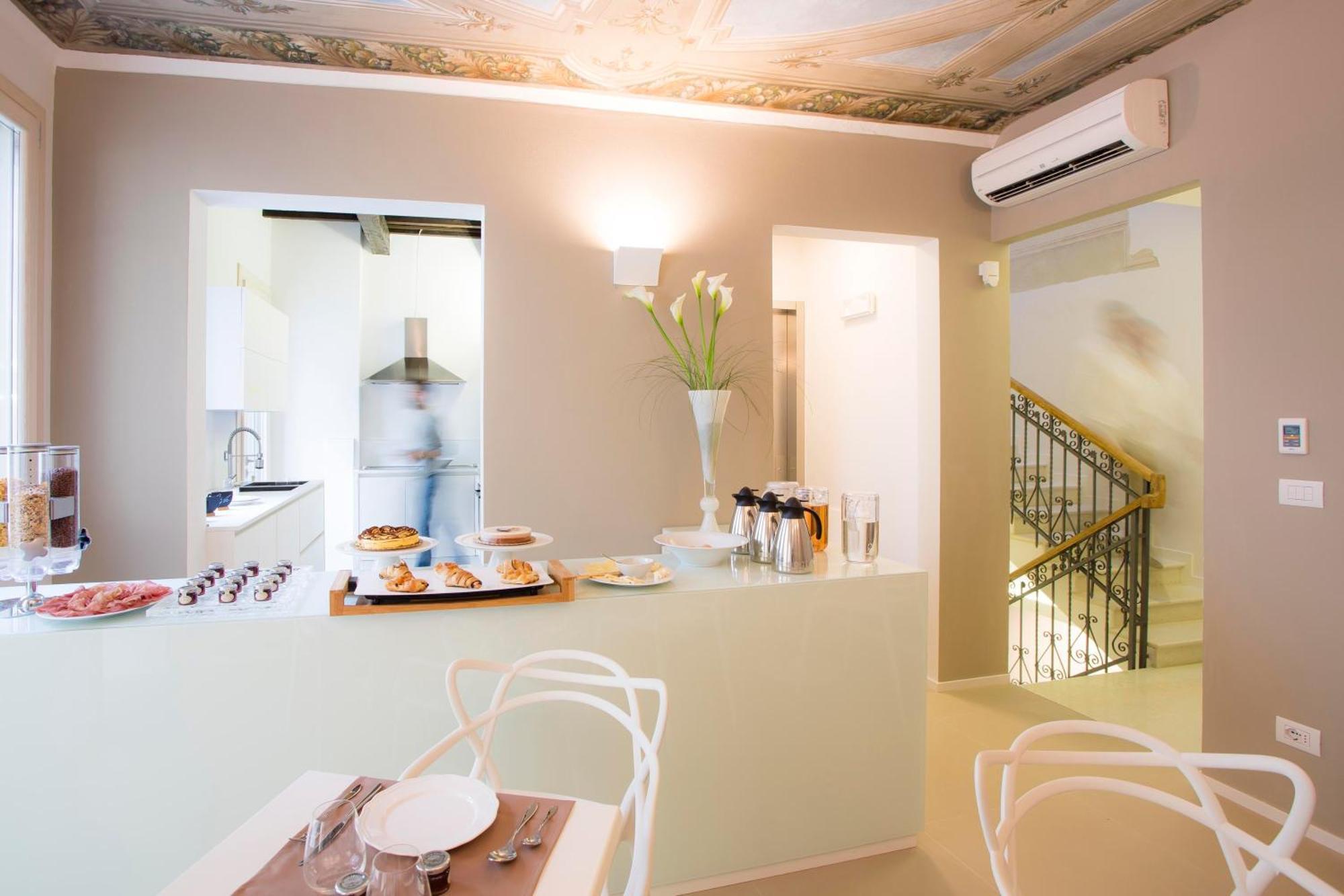 Borgoleoni 18 - Room And Breakfast แฟร์รารา ภายนอก รูปภาพ
