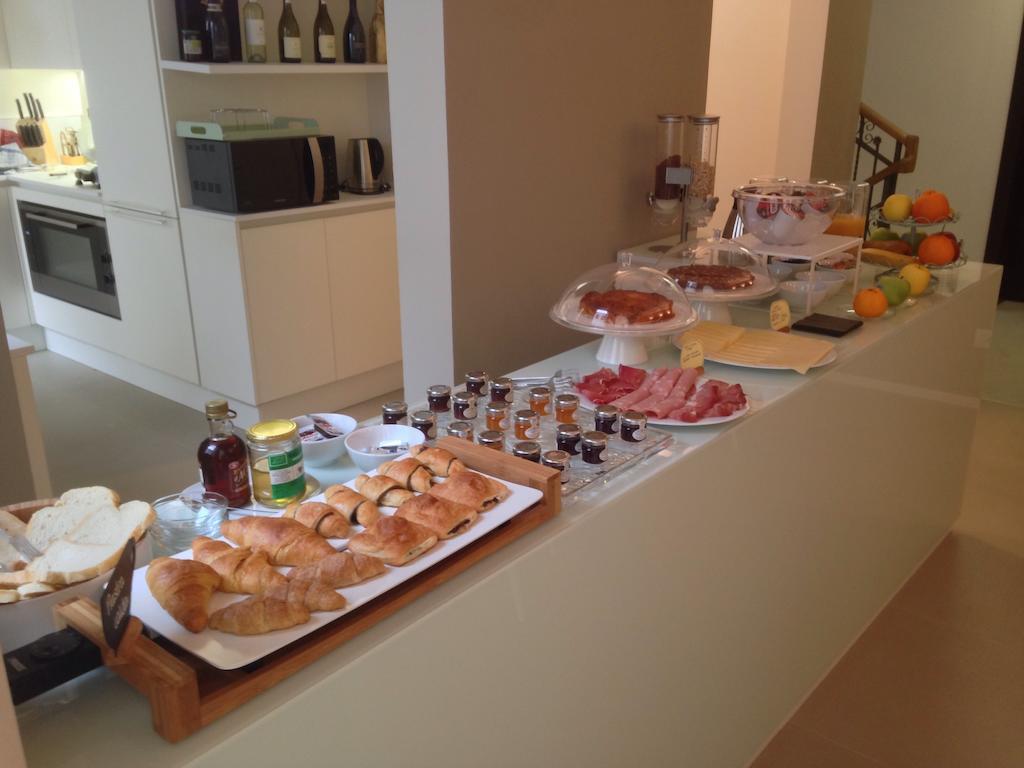 Borgoleoni 18 - Room And Breakfast แฟร์รารา ภายนอก รูปภาพ