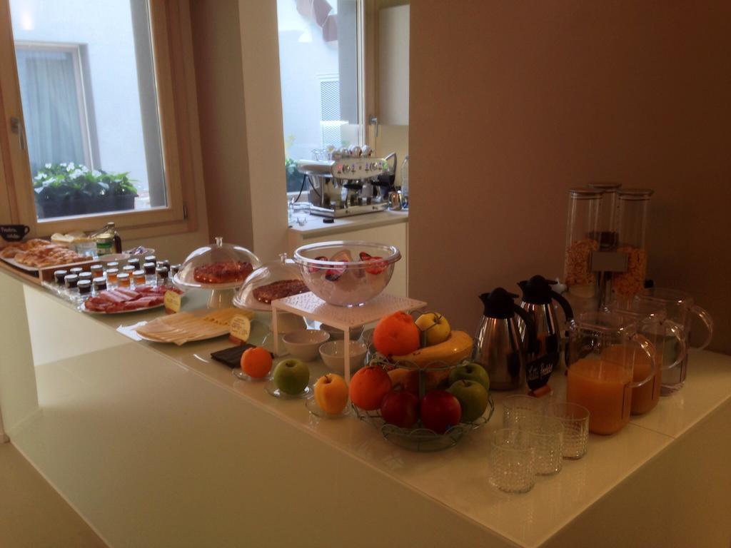 Borgoleoni 18 - Room And Breakfast แฟร์รารา ภายนอก รูปภาพ