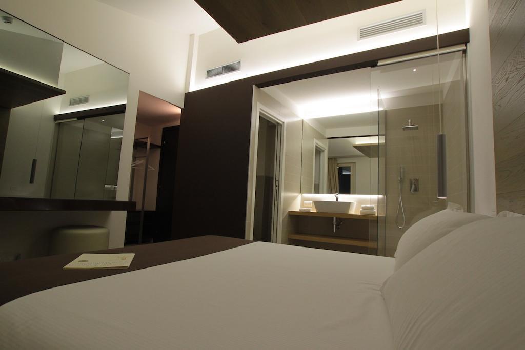 Borgoleoni 18 - Room And Breakfast แฟร์รารา ภายนอก รูปภาพ