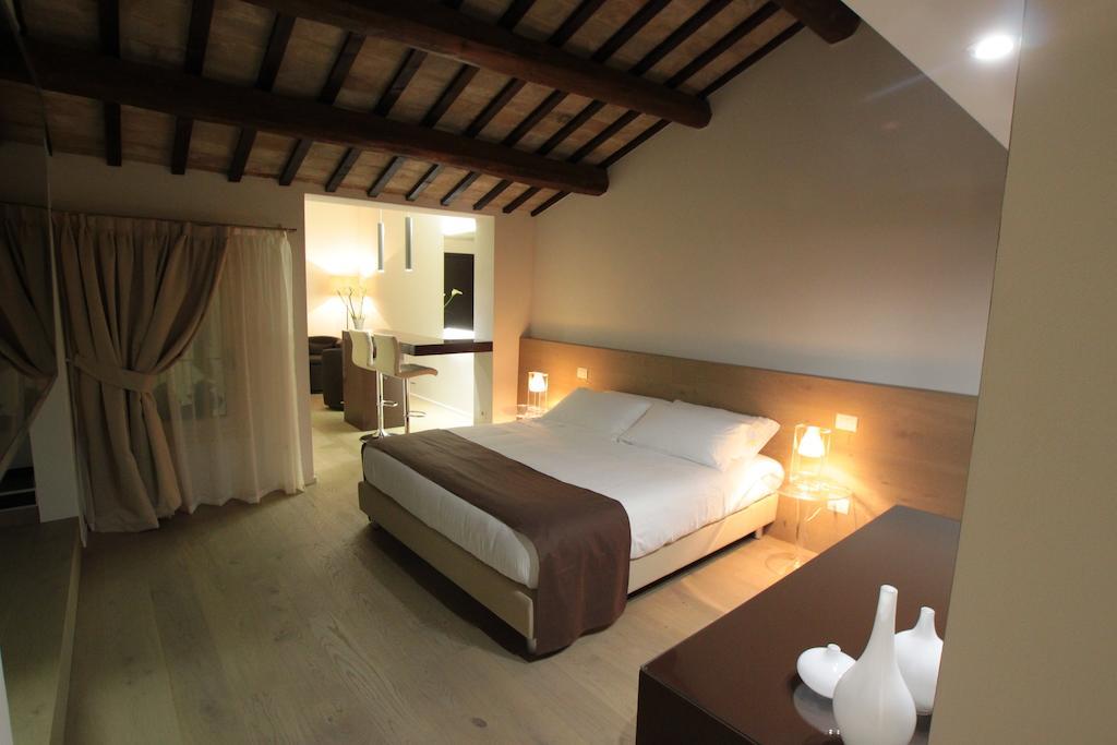 Borgoleoni 18 - Room And Breakfast แฟร์รารา ภายนอก รูปภาพ