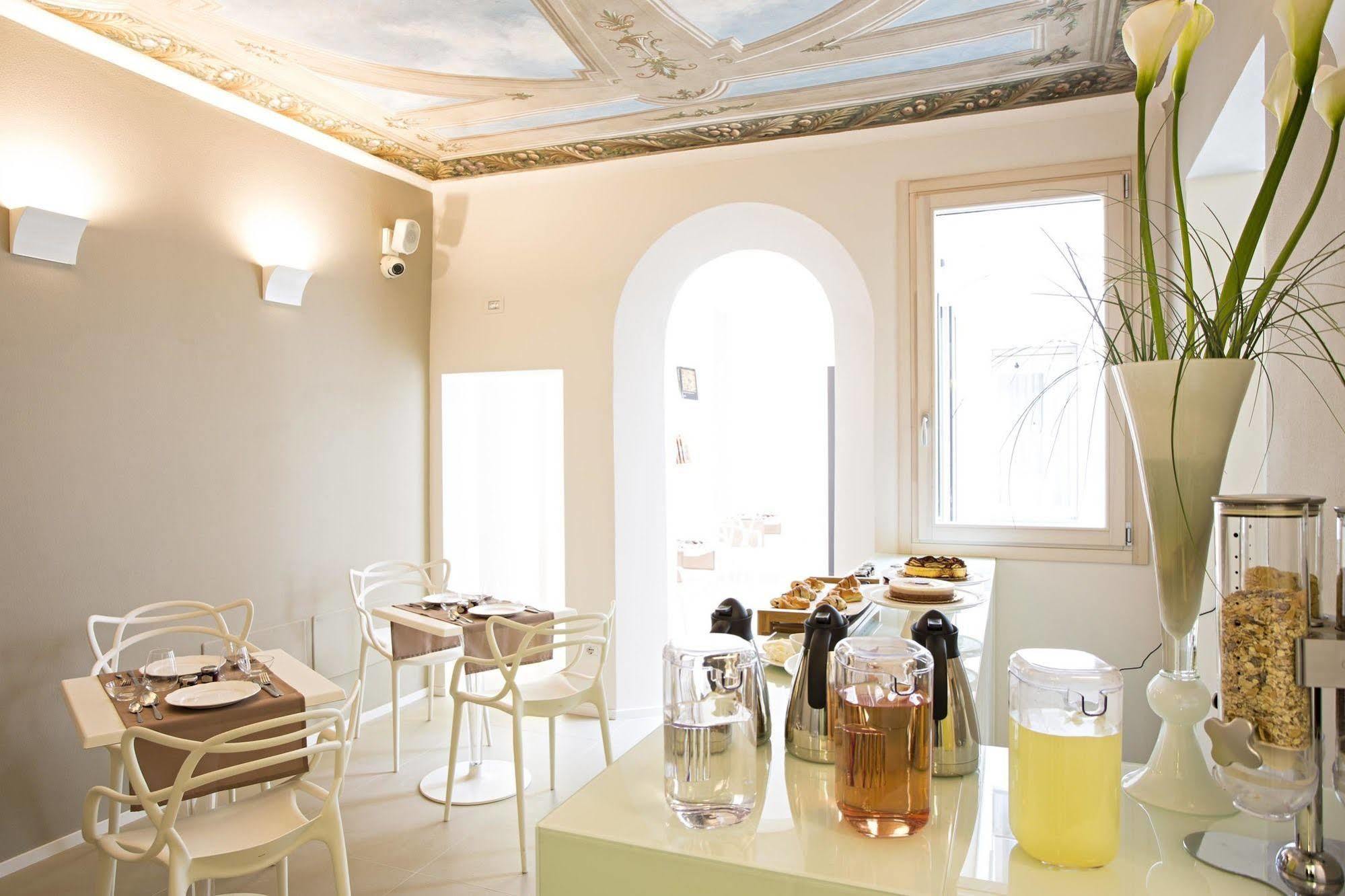 Borgoleoni 18 - Room And Breakfast แฟร์รารา ภายนอก รูปภาพ